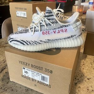 Yeezy 350 zebra size 10.5